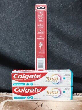 Colgate Total Toothpaste and Toothbrush Optic White Set